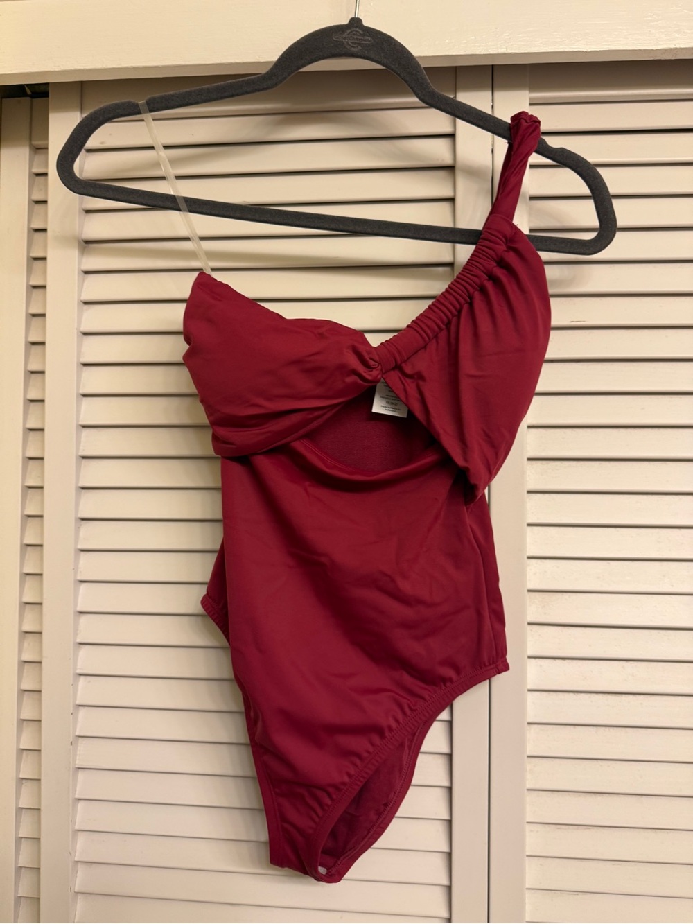 Women’s Sz XS 0-2 One Piece Swimsuit Burgundy Asymmetrical Strap by Sofia BNWT
